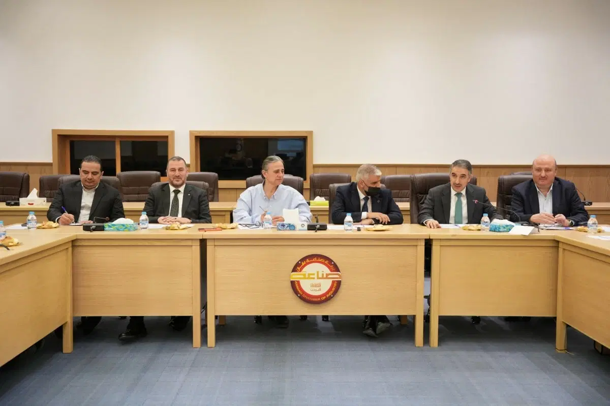 Sakhtian: The industrial sector prioritizes Jordanians in job opportunities