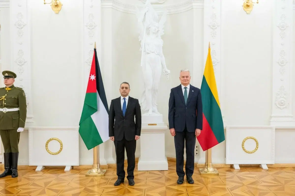 Al-Qadi presents his credentials as Jordan's ambassador to Lithuania